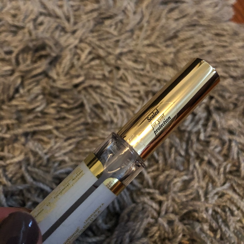 Senegence Oops Remover - Picture 3 of 3